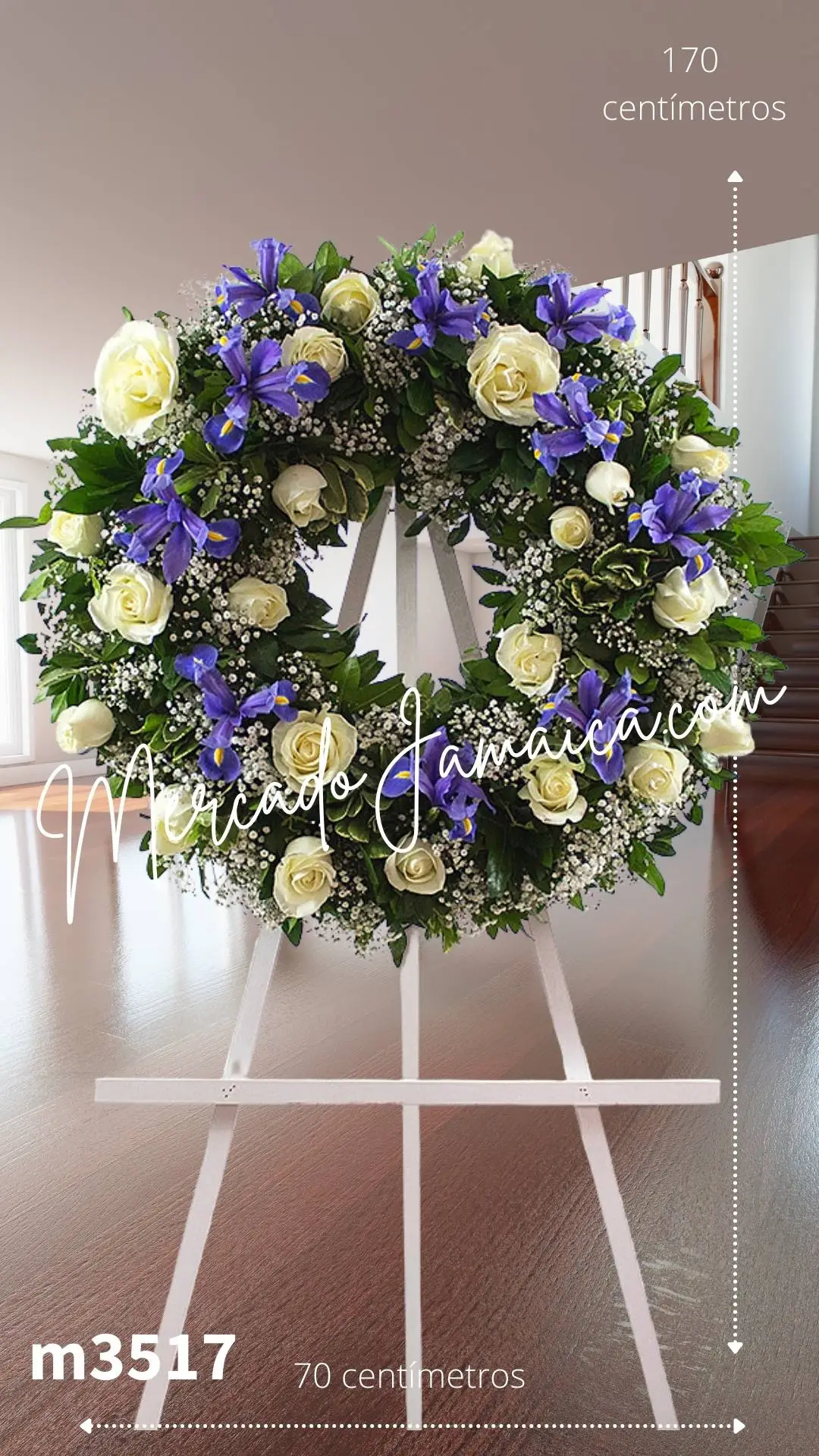 Corona Rosas con Iris Azul: Un Expresión de Cielo y Paz